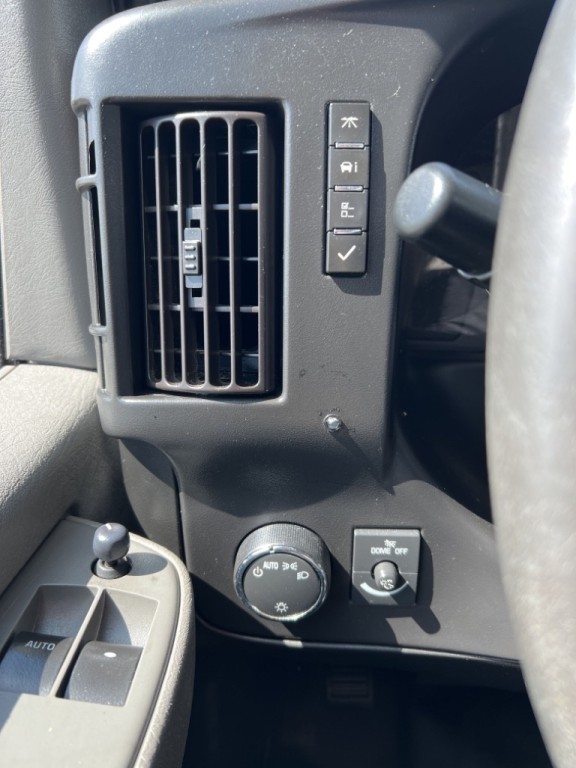 2017 Chevrolet Express Image 20