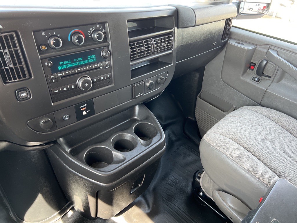 2017 Chevrolet Express Image 28
