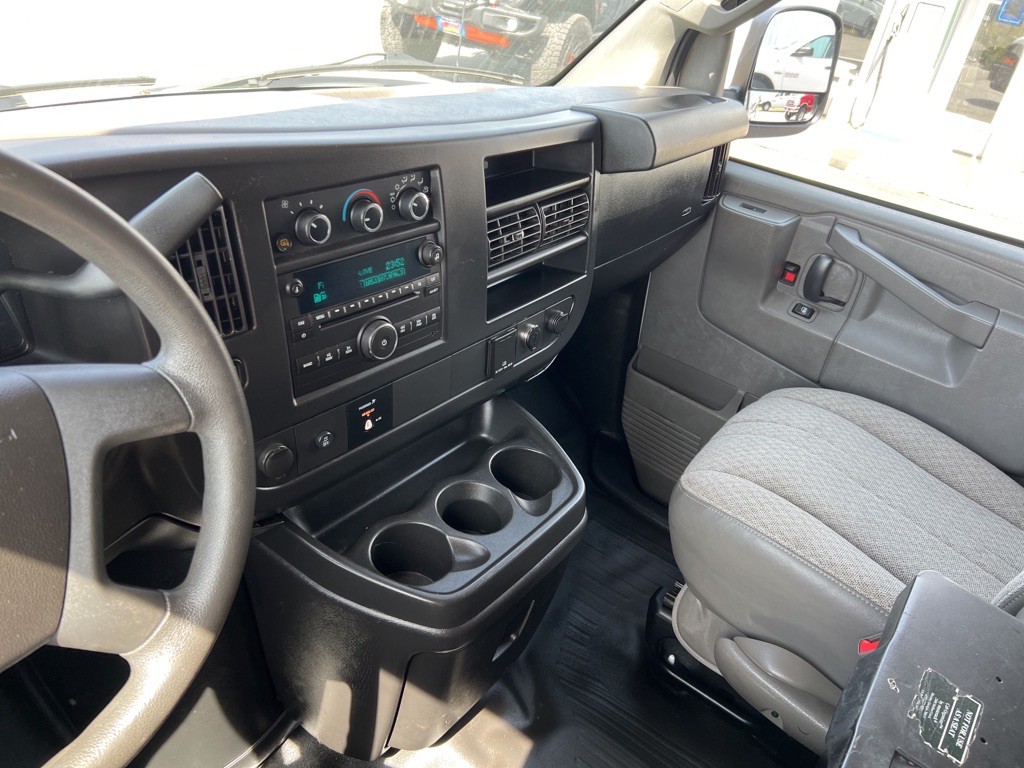 2017 Chevrolet Express Image 31