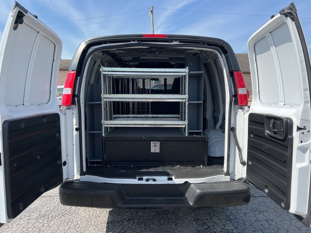 2017 Chevrolet Express Image 32