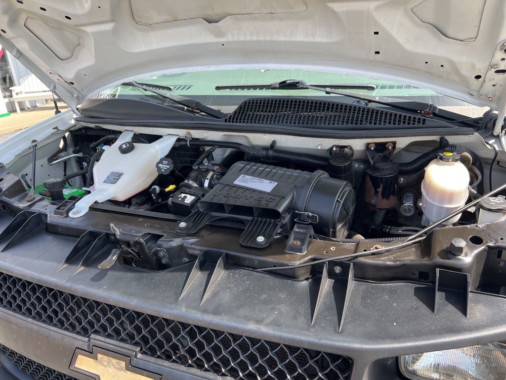 2017 Chevrolet Express Image 42