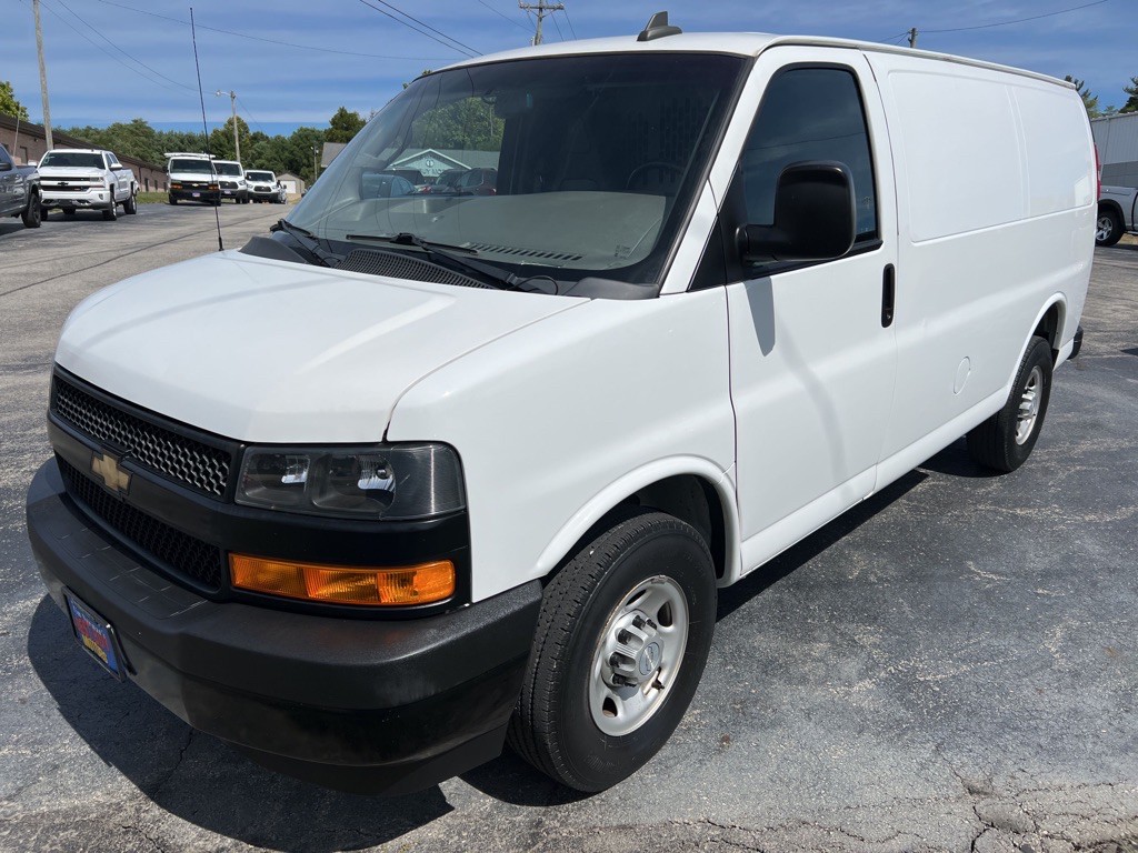 2019 Chevrolet Express Image 2