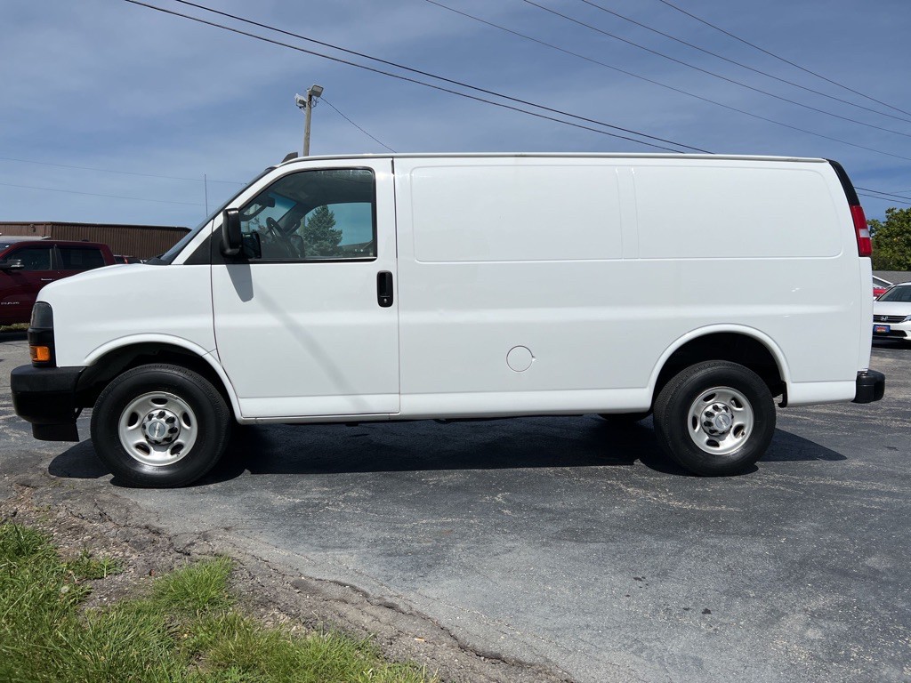 2019 Chevrolet Express Image 3
