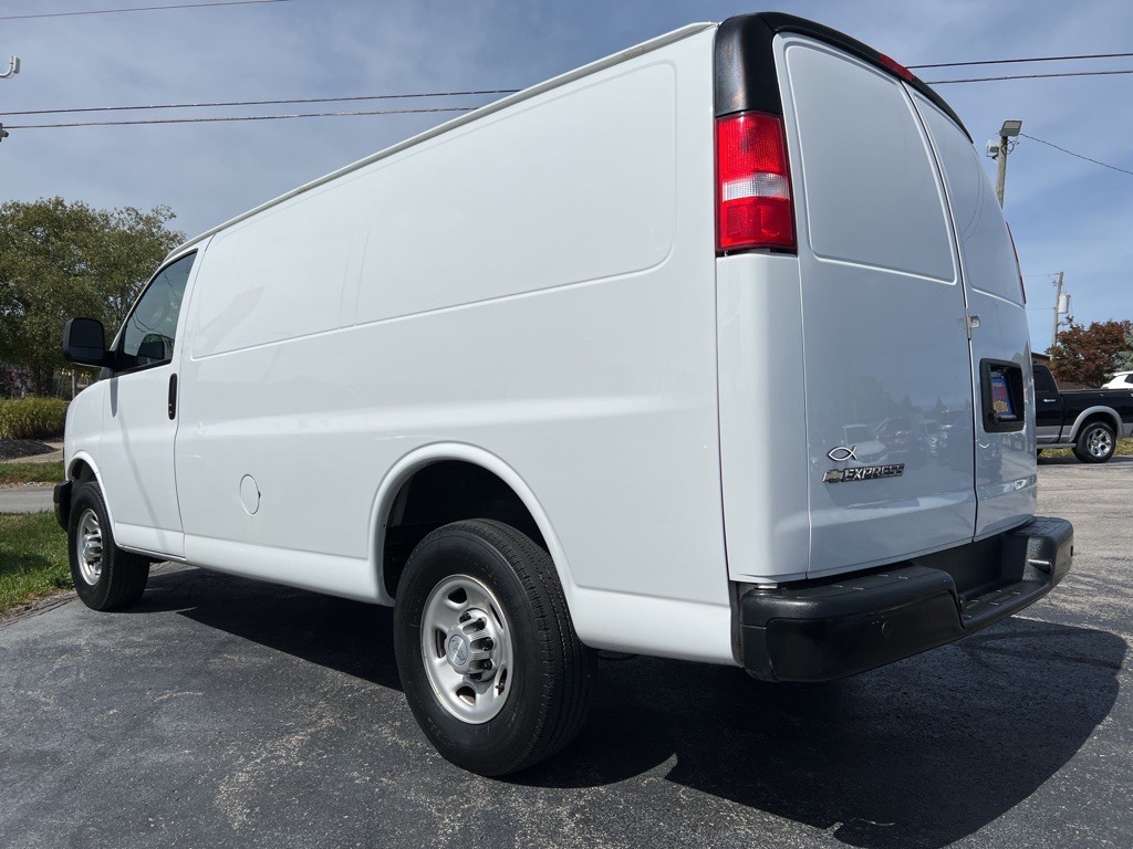 2019 Chevrolet Express Image 4