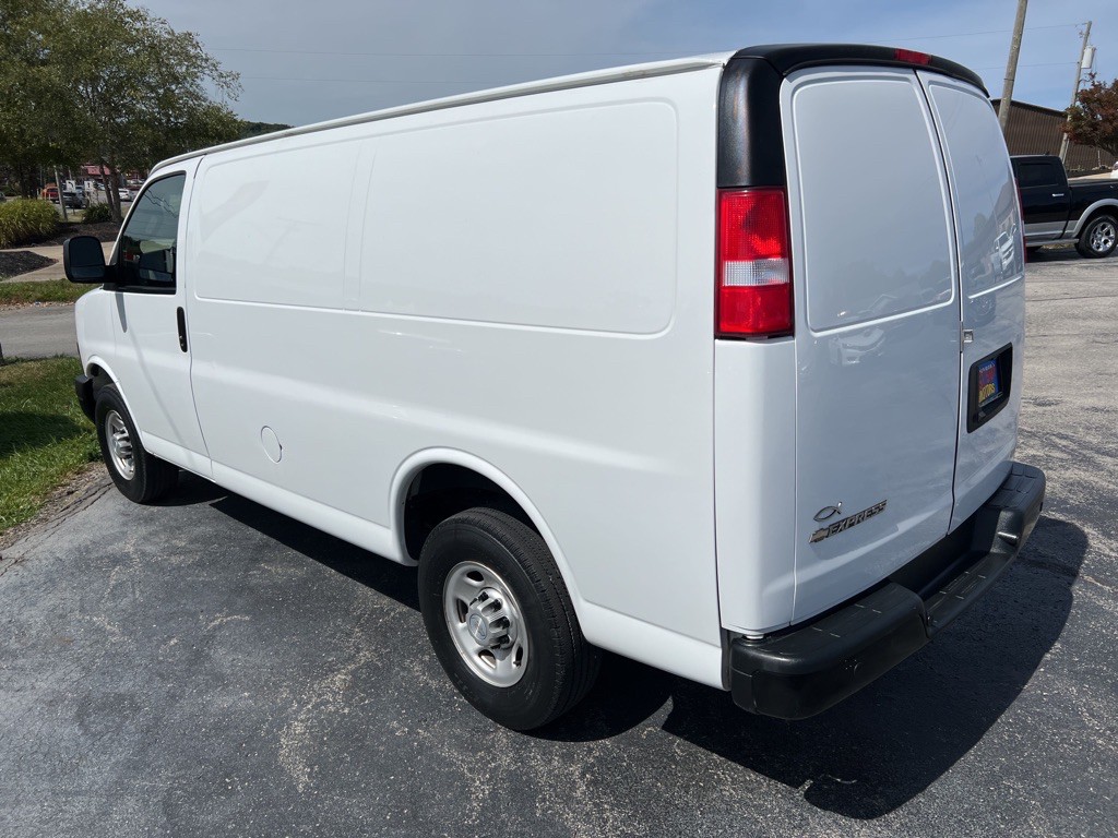 2019 Chevrolet Express Image 5