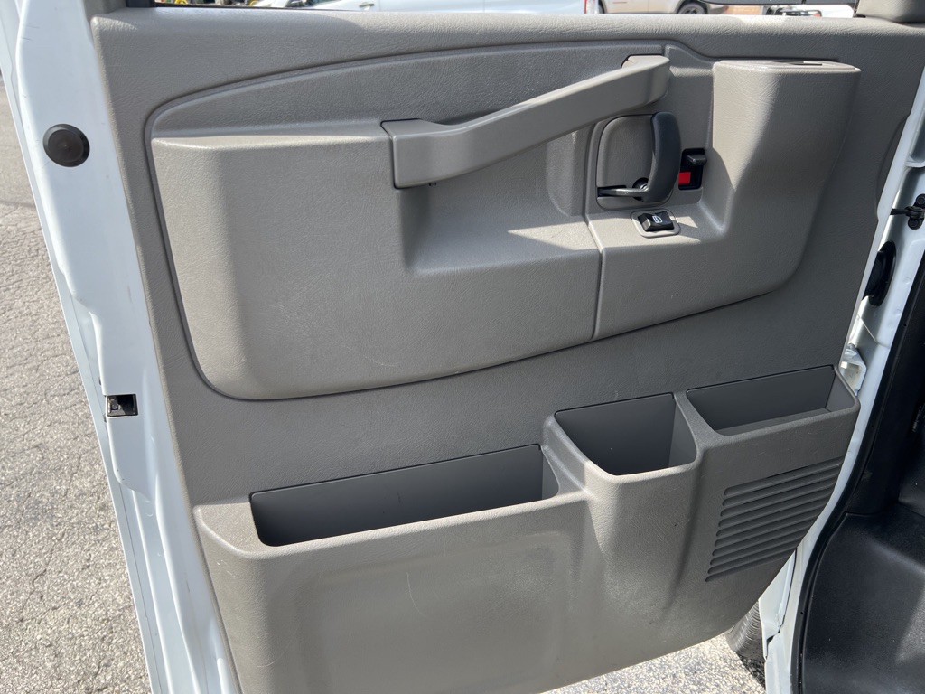 2019 Chevrolet Express Image 15