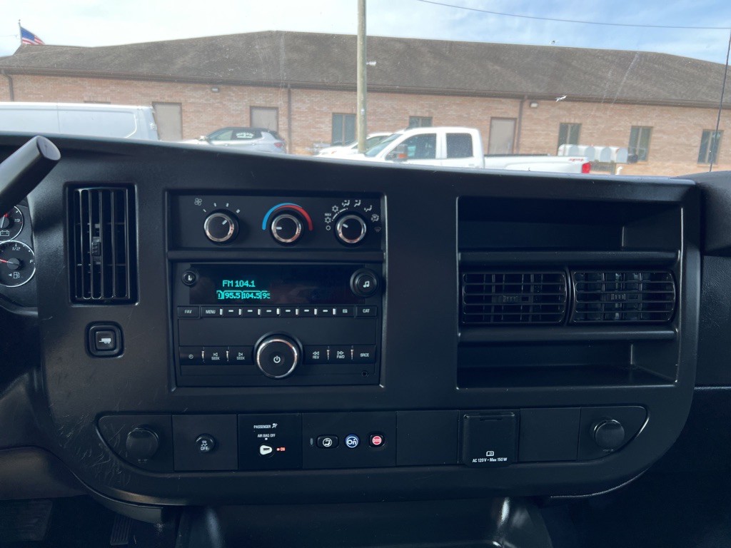 2019 Chevrolet Express Image 28