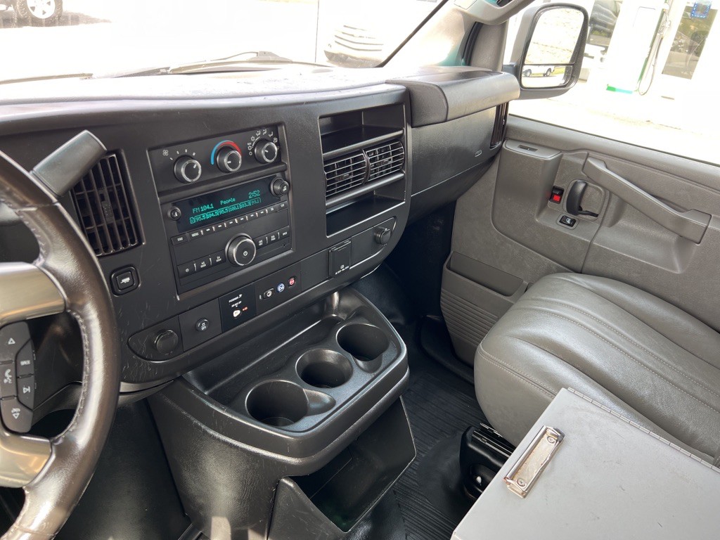 2019 Chevrolet Express Image 32
