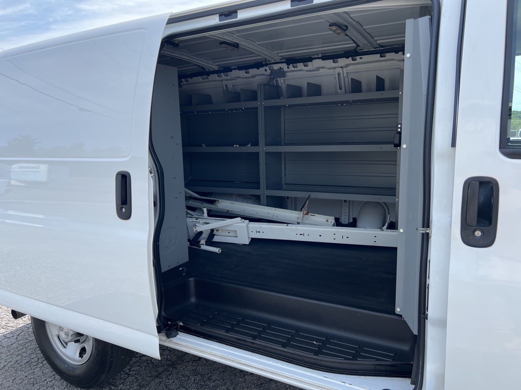 2019 Chevrolet Express Image 39