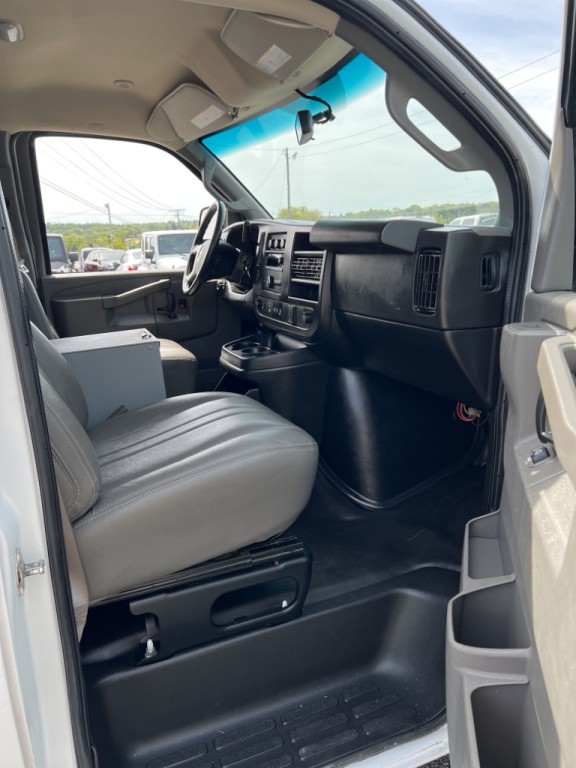 2019 Chevrolet Express Image 42