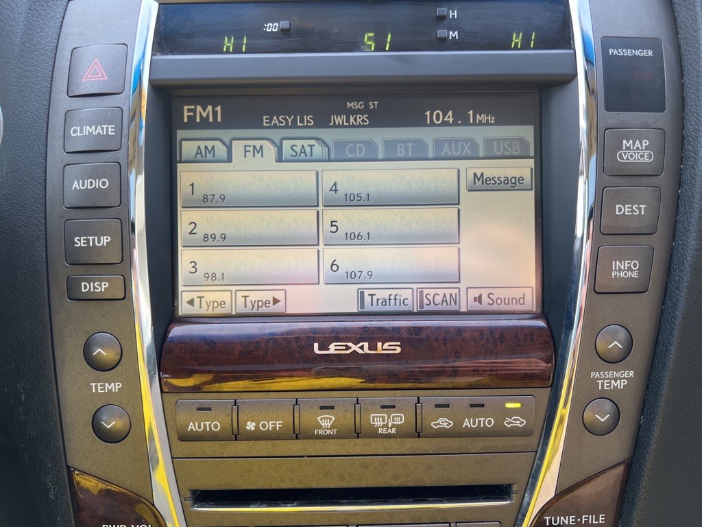 2010 Lexus ES Image 30