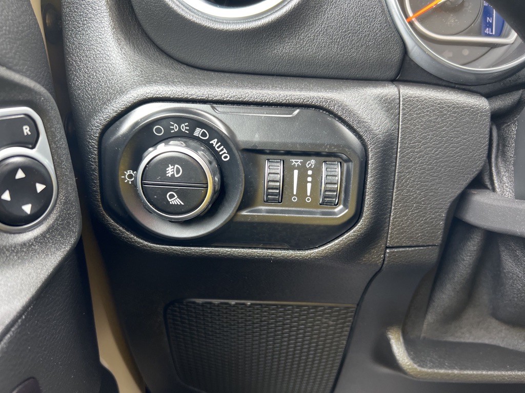 2020 Jeep Gladiator Image 26