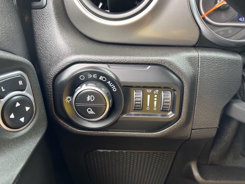 2021 Jeep Gladiator Image 25