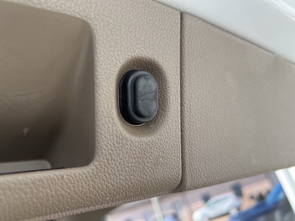 2018 Chevrolet Suburban Image 54