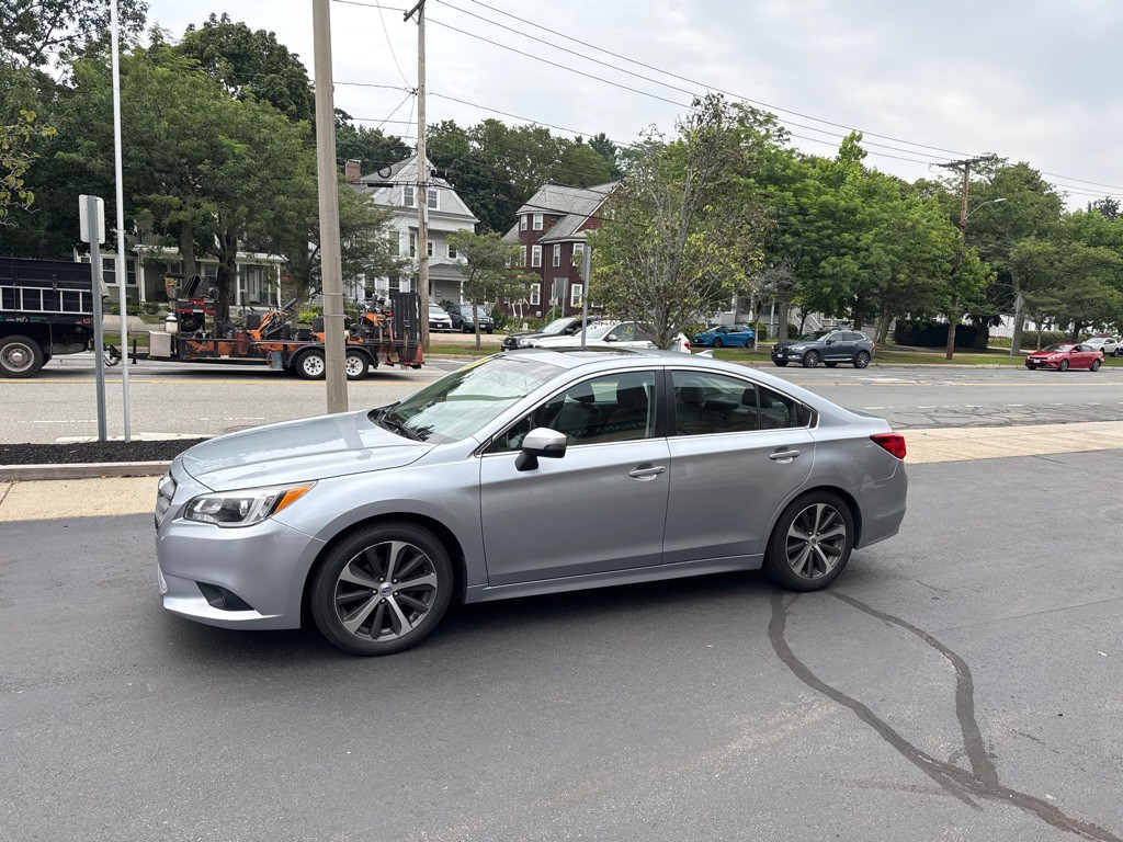 2016 Subaru Legacy Image 1