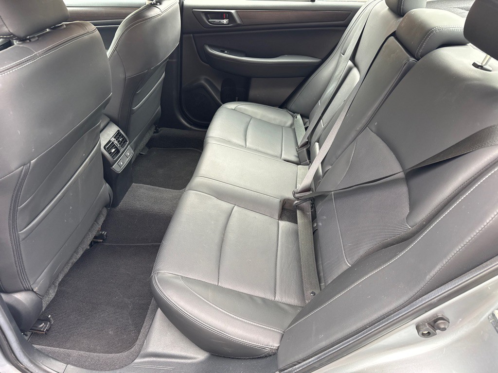 2016 Subaru Legacy Image 6