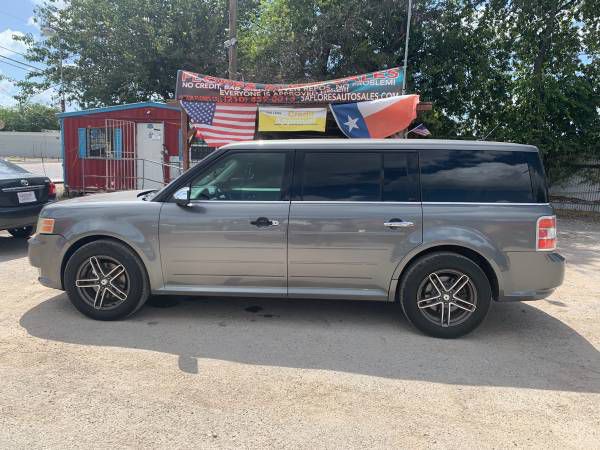 2009 Ford Flex Image 1