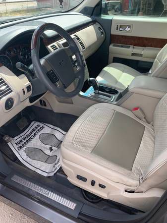 2009 Ford Flex Image 7