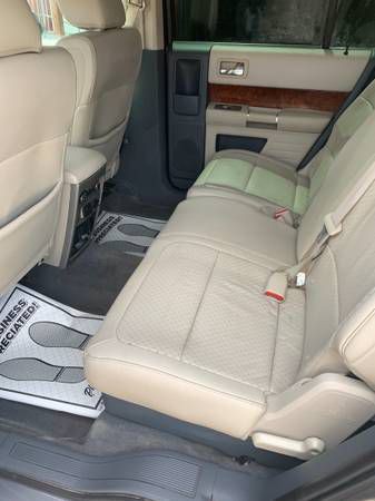 2009 Ford Flex Image 8