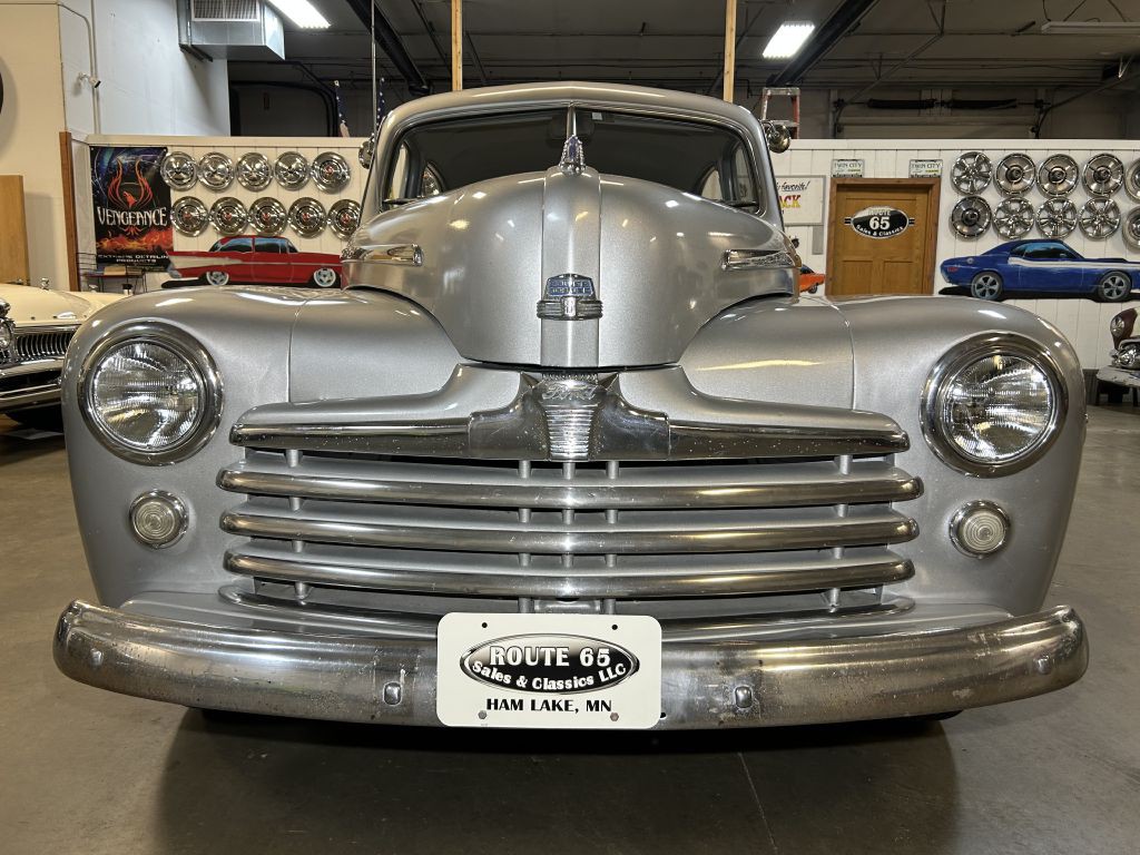 1947 Ford Deluxe Image 2