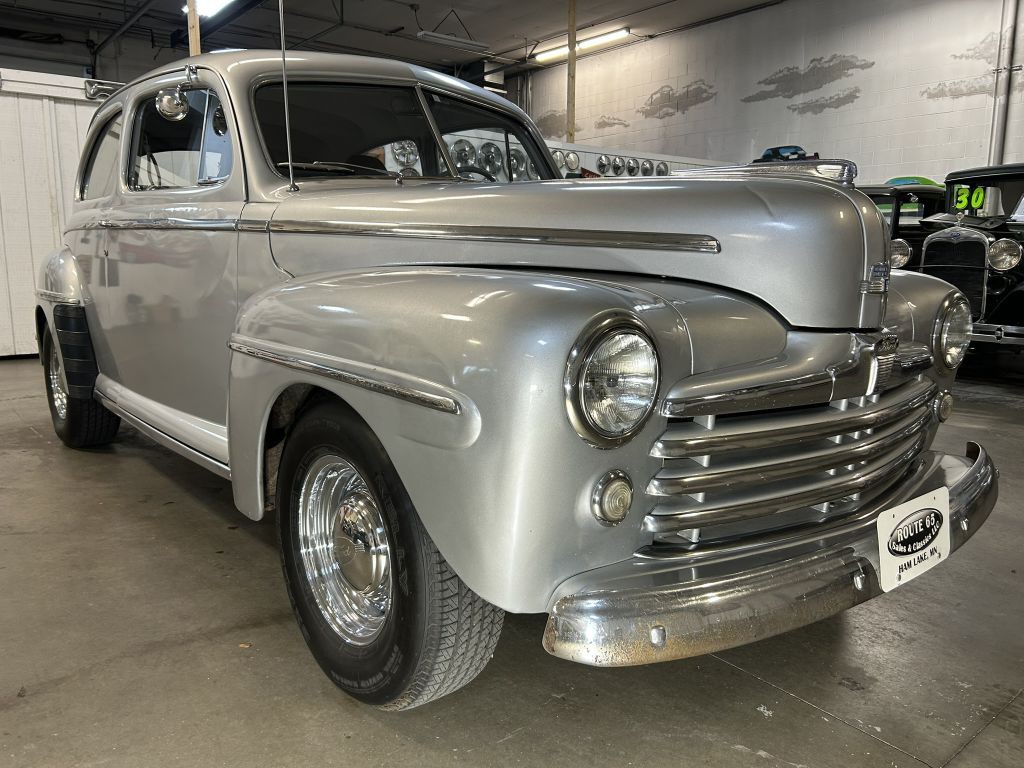 1947 Ford Deluxe Image 3