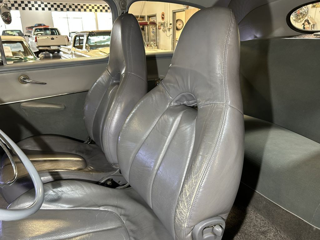 1947 Ford Deluxe Image 36