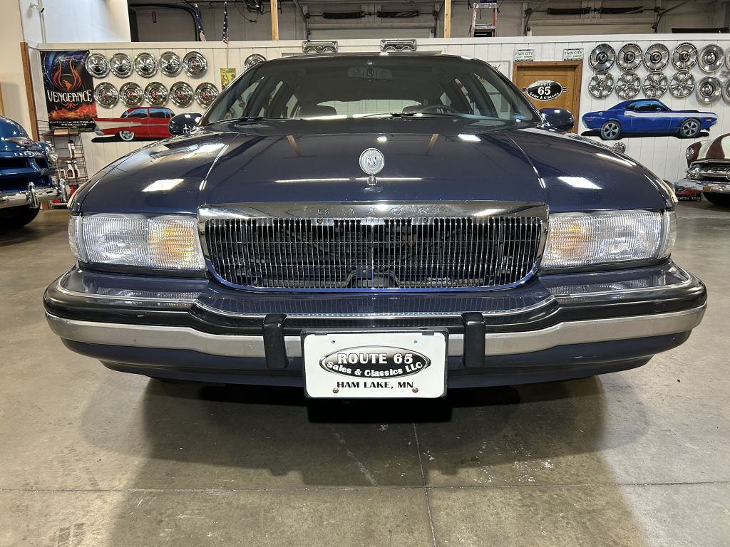 1996 Buick Roadmaster Image 2