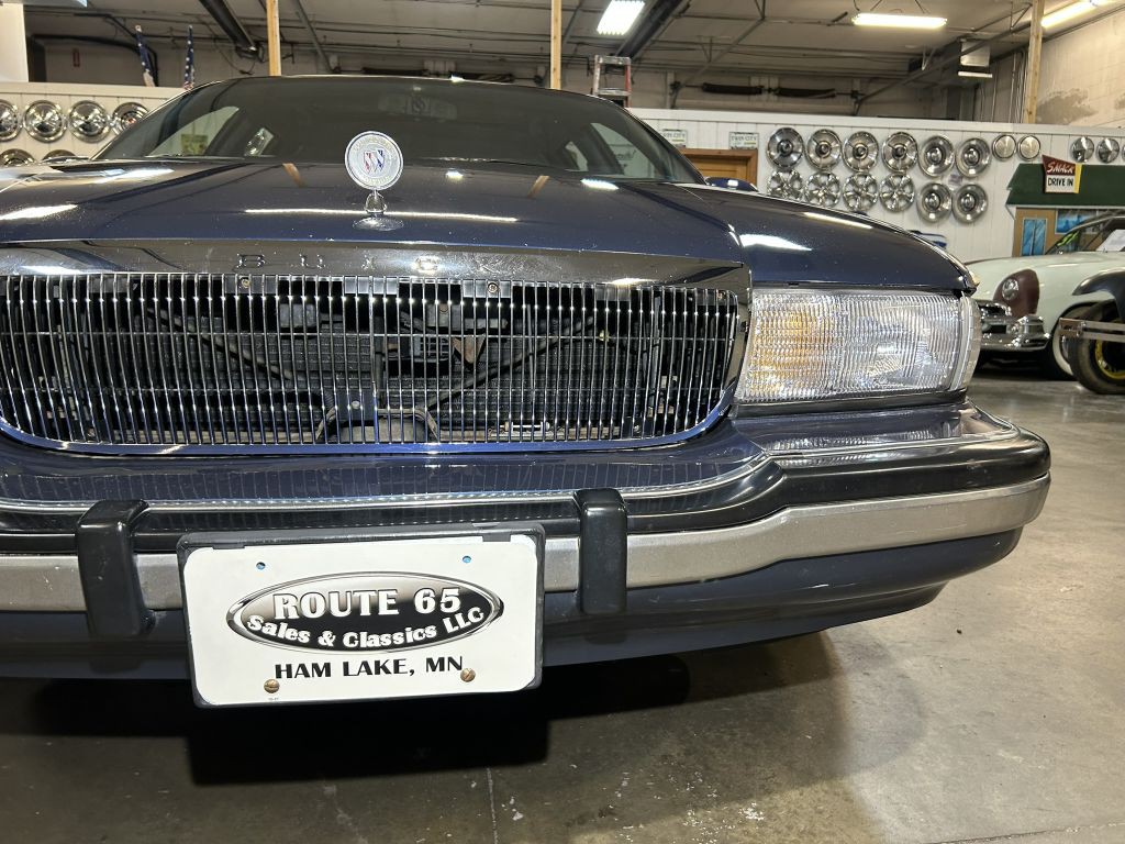 1996 Buick Roadmaster Image 9