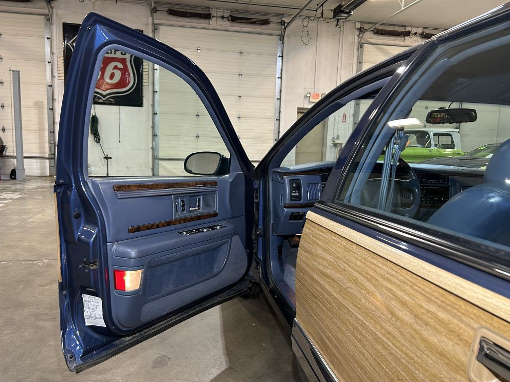 1996 Buick Roadmaster Image 24