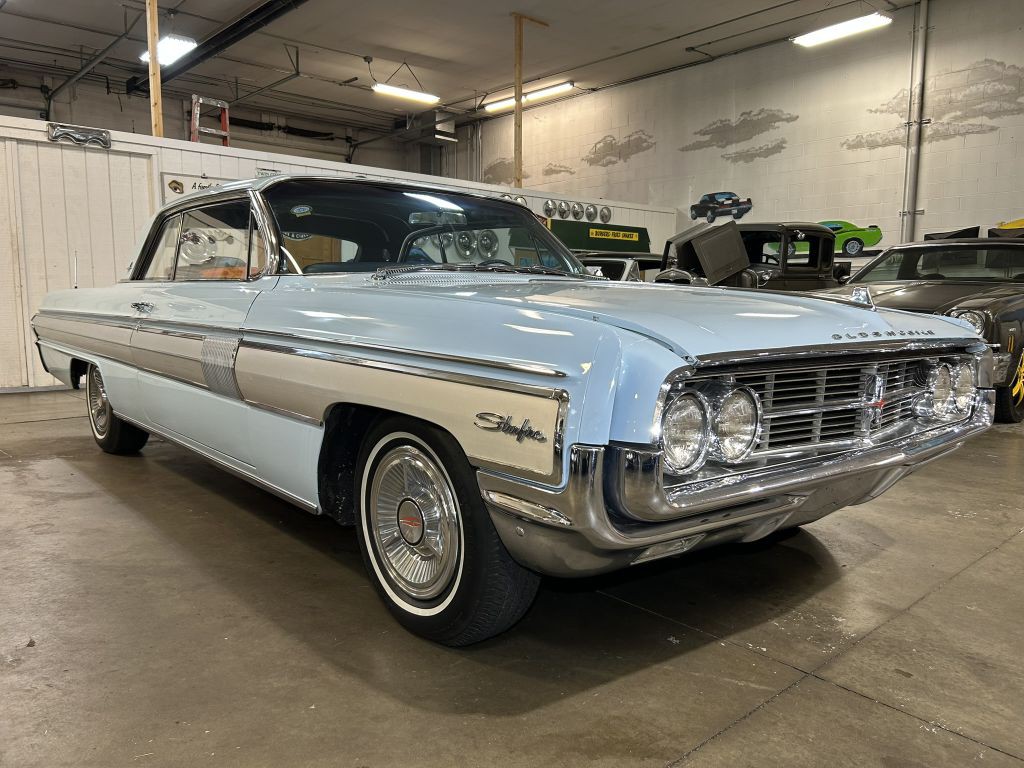 1962 Oldsmobile Starfire Image 3