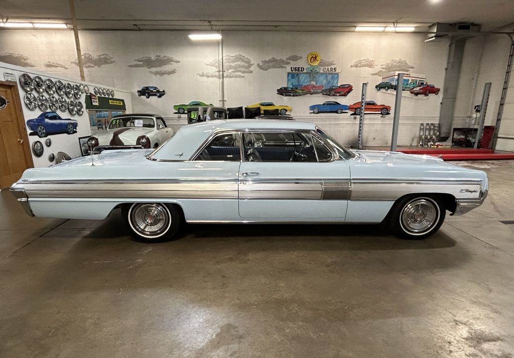 1962 Oldsmobile Starfire Image 4