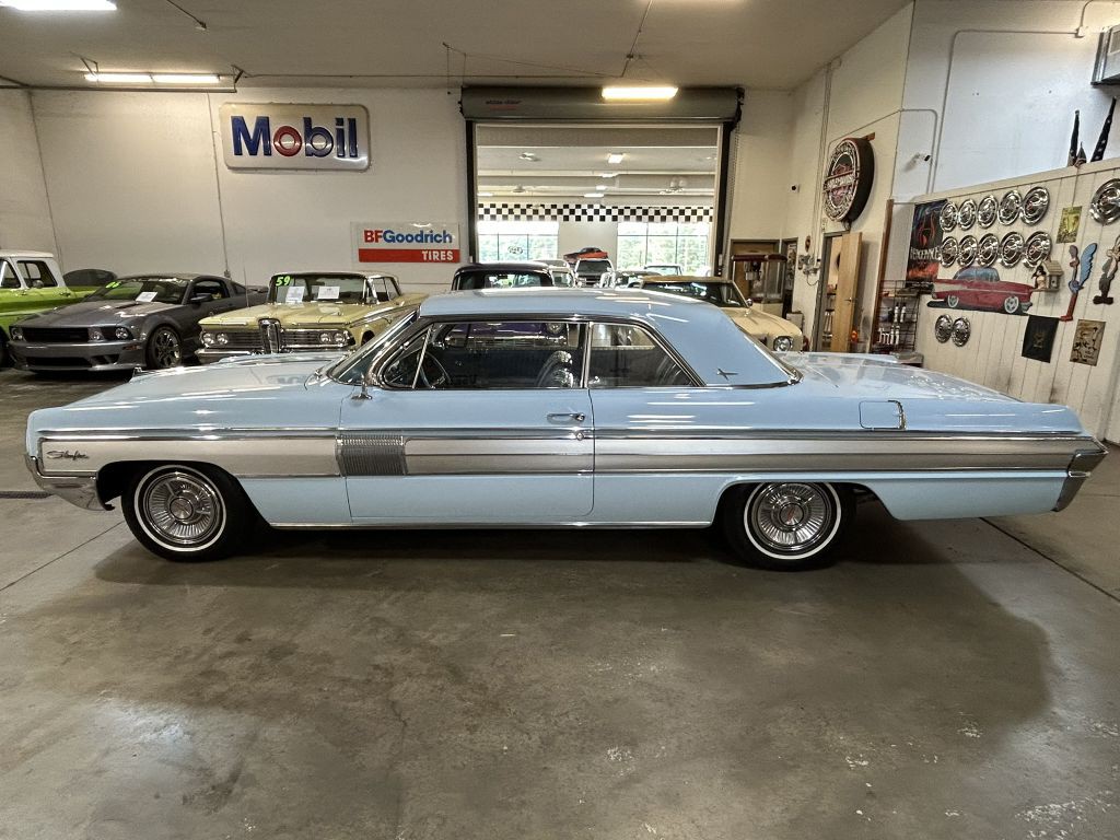 1962 Oldsmobile Starfire Image 8