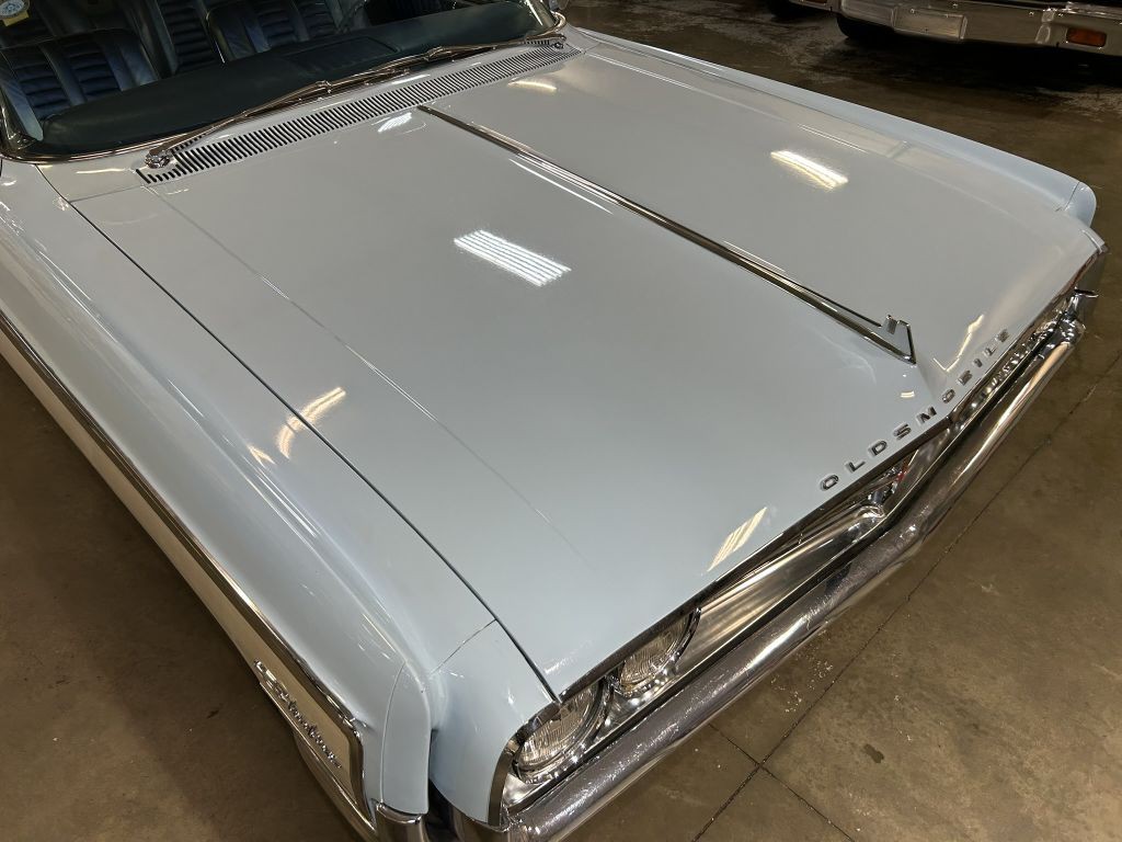 1962 Oldsmobile Starfire Image 12