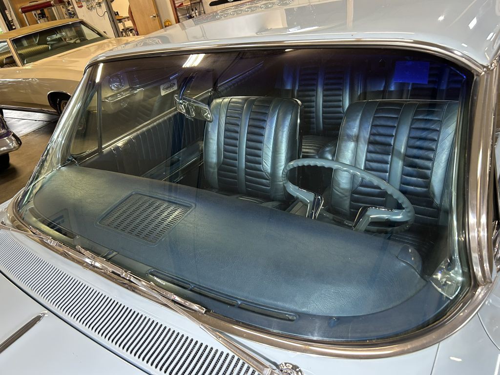1962 Oldsmobile Starfire Image 13