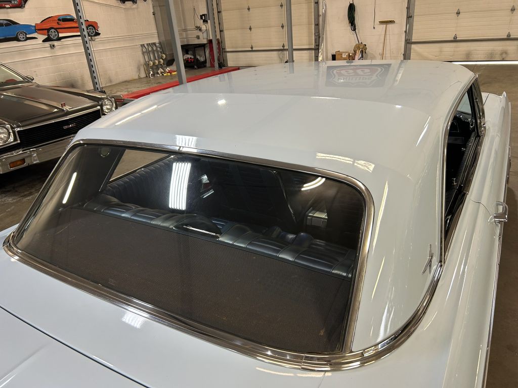 1962 Oldsmobile Starfire Image 16