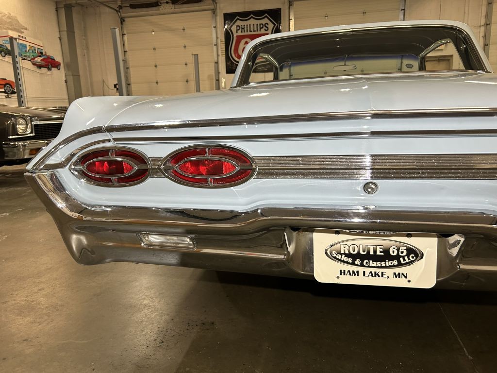 1962 Oldsmobile Starfire Image 23
