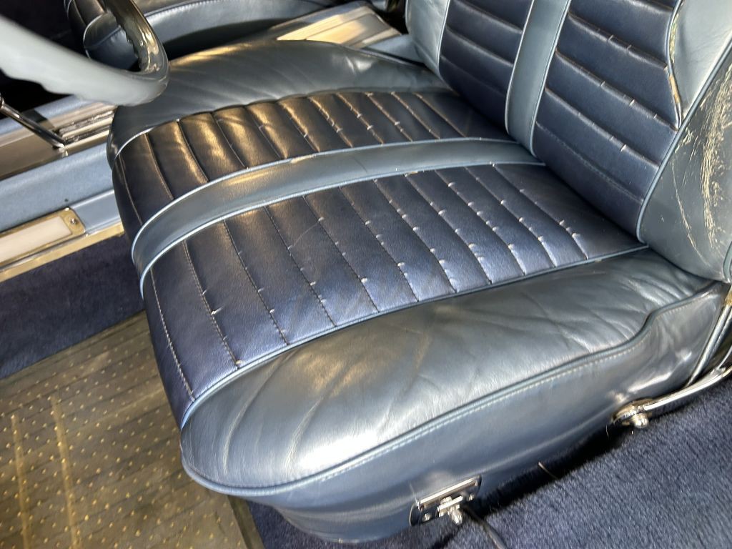 1962 Oldsmobile Starfire Image 33