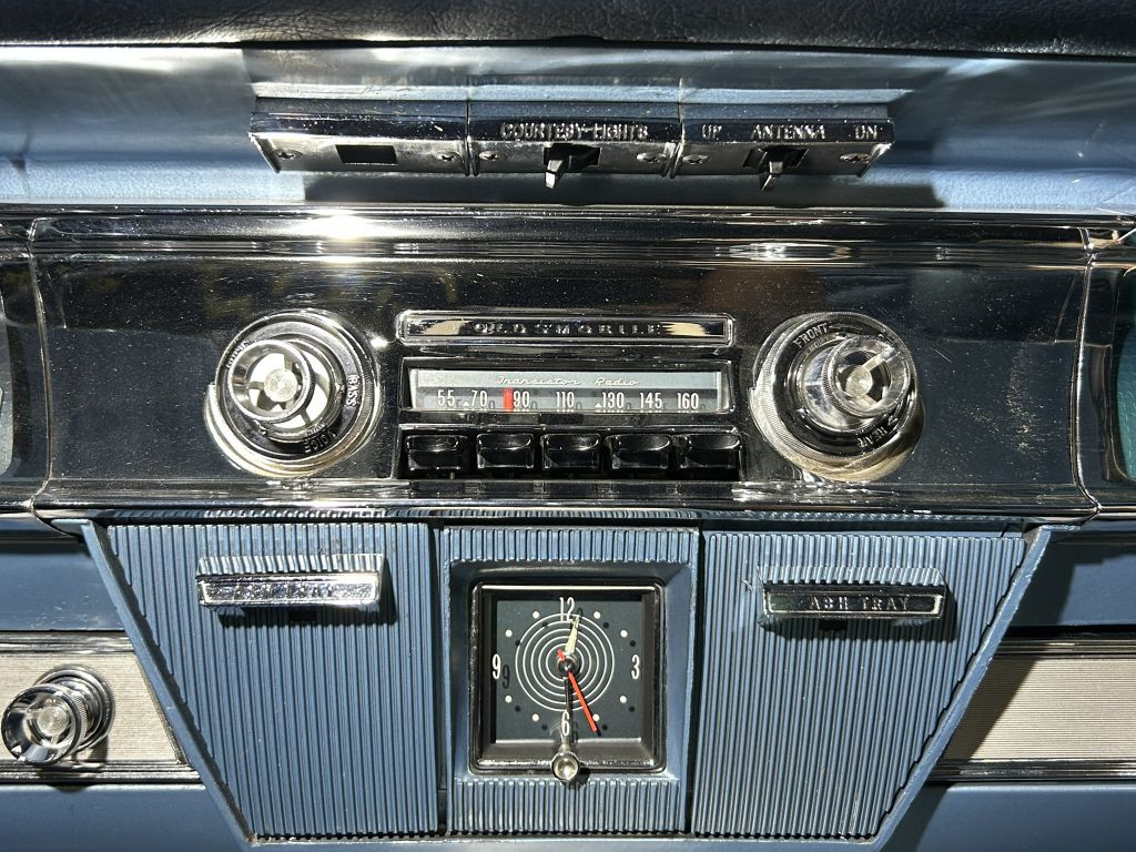 1962 Oldsmobile Starfire Image 45