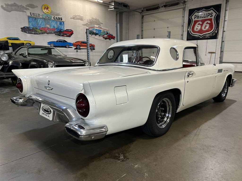 1957 Ford Thunderbird Image 5