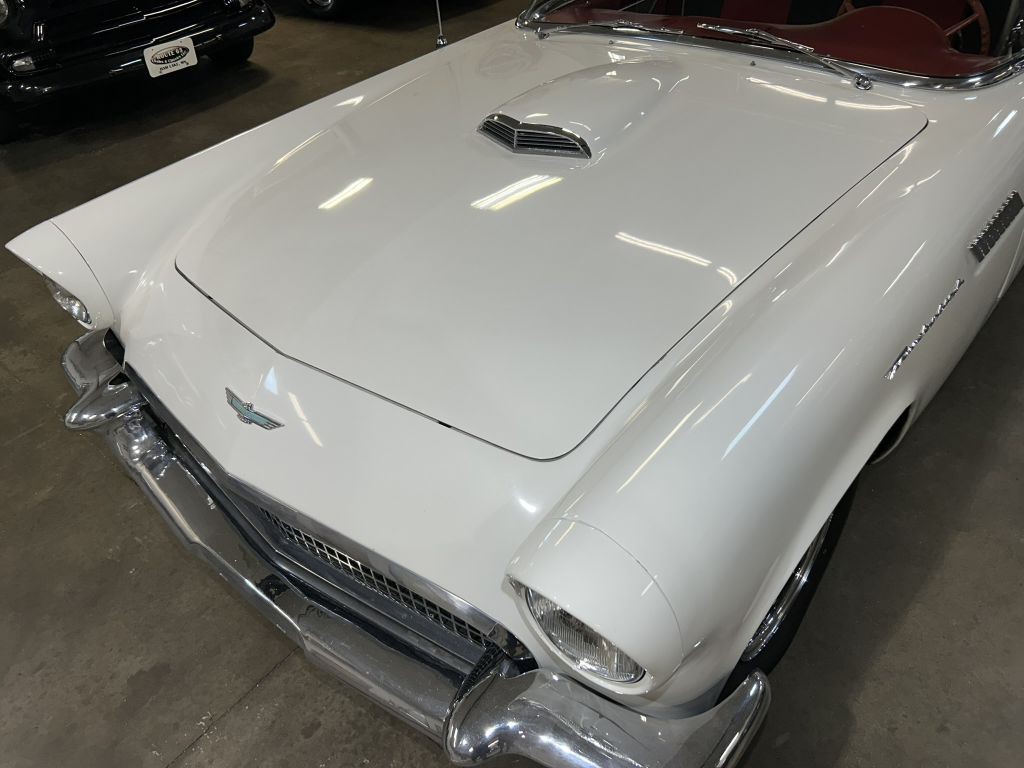 1957 Ford Thunderbird Image 12