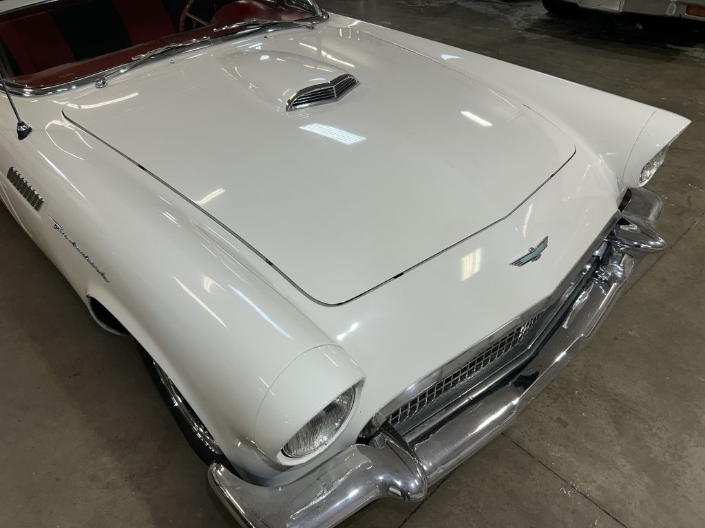 1957 Ford Thunderbird Image 13