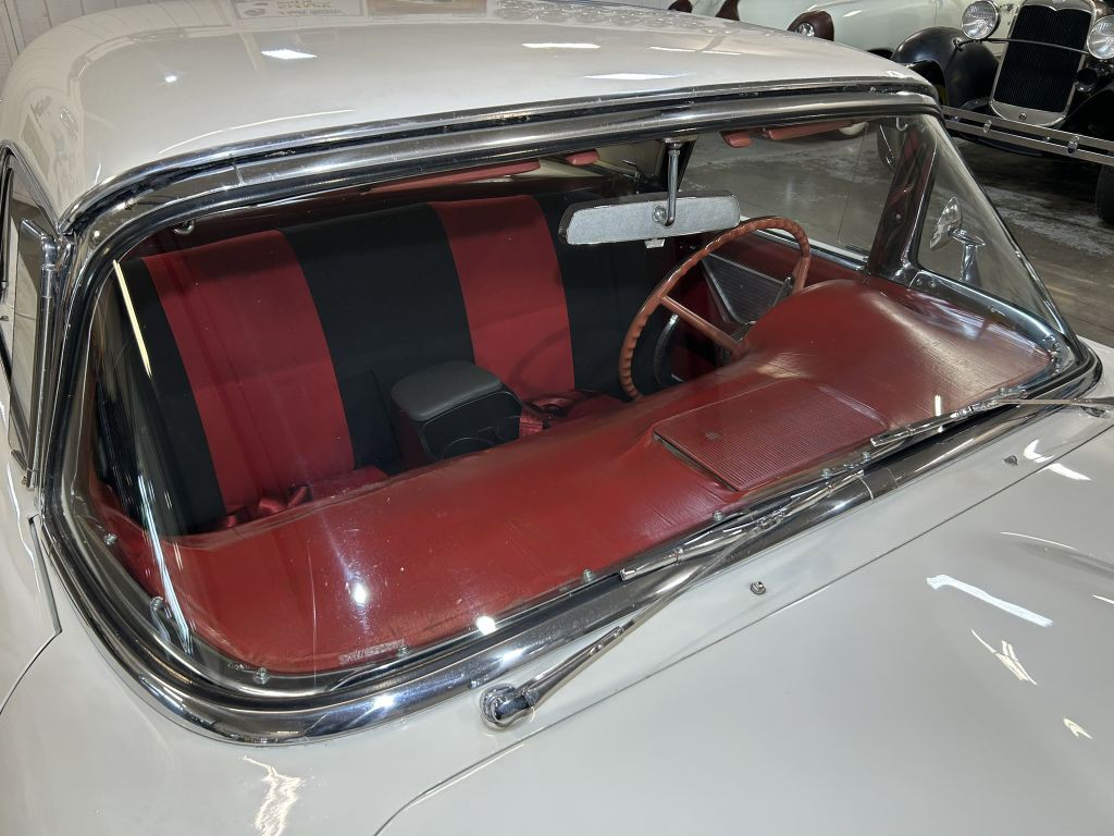 1957 Ford Thunderbird Image 16