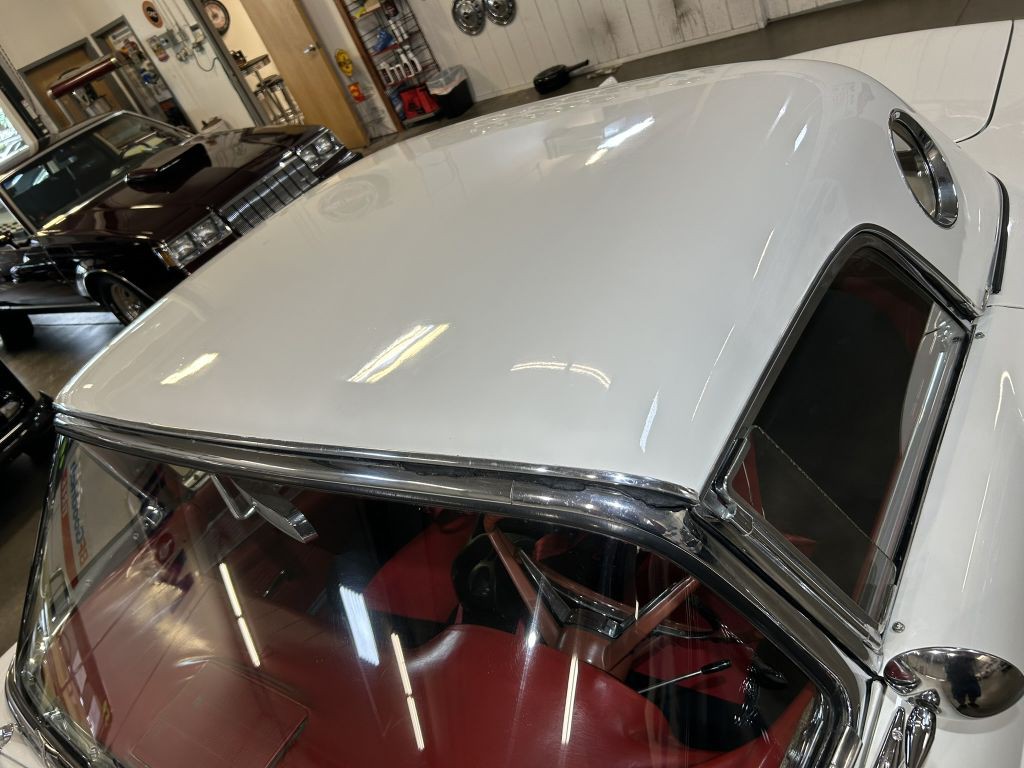 1957 Ford Thunderbird Image 17