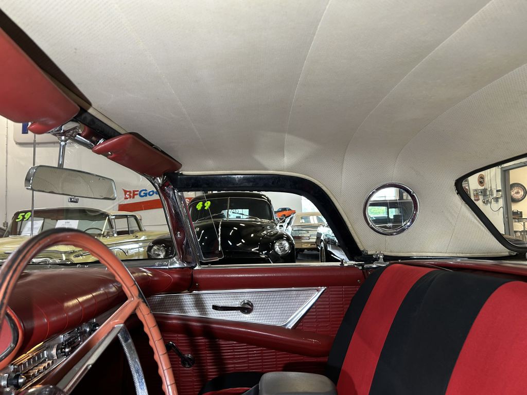 1957 Ford Thunderbird Image 25