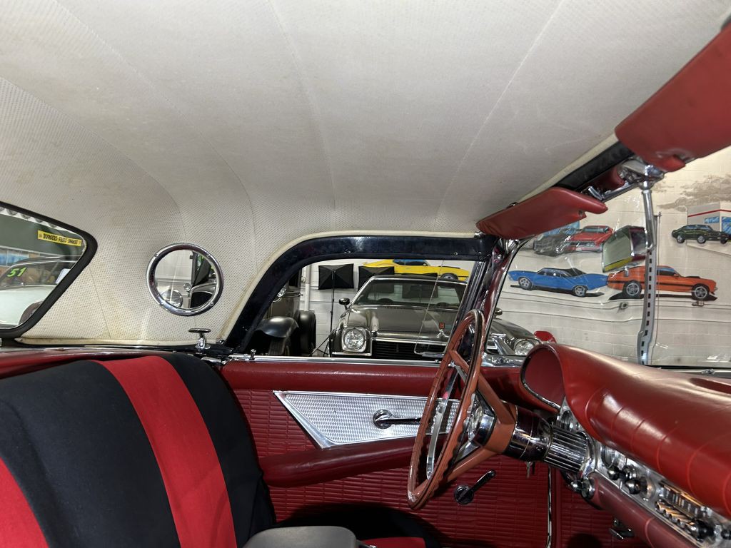 1957 Ford Thunderbird Image 28
