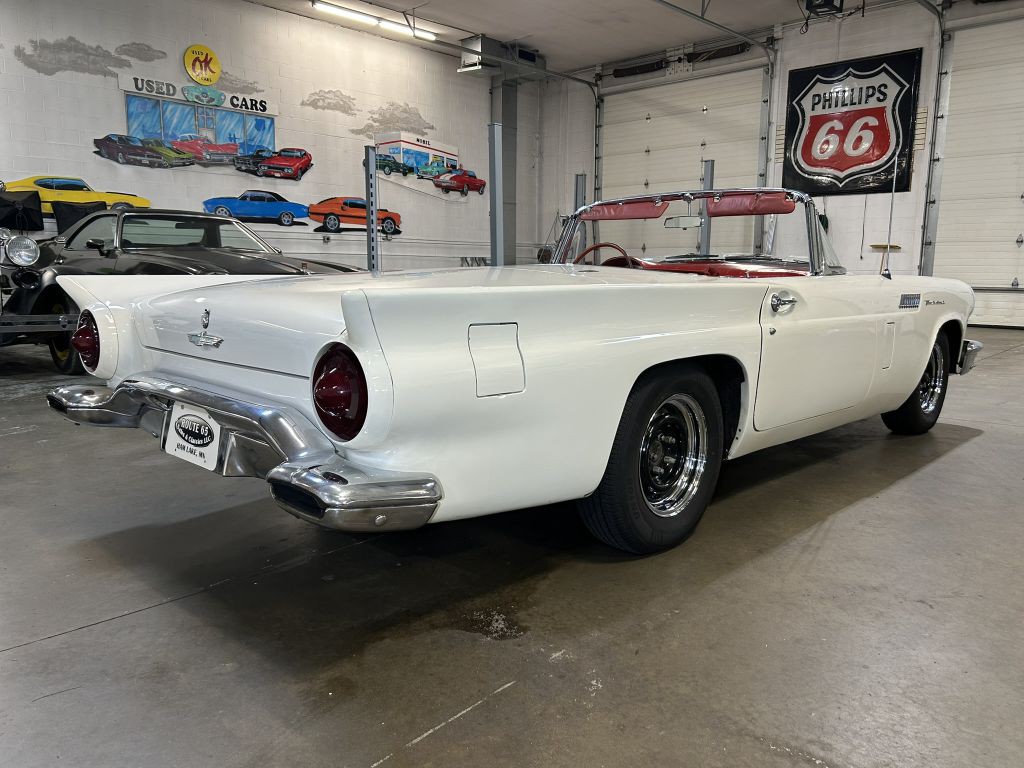1957 Ford Thunderbird Image 31