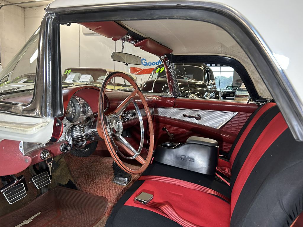 1957 Ford Thunderbird Image 46