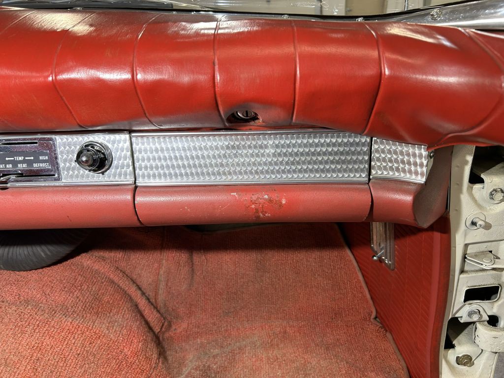 1957 Ford Thunderbird Image 57