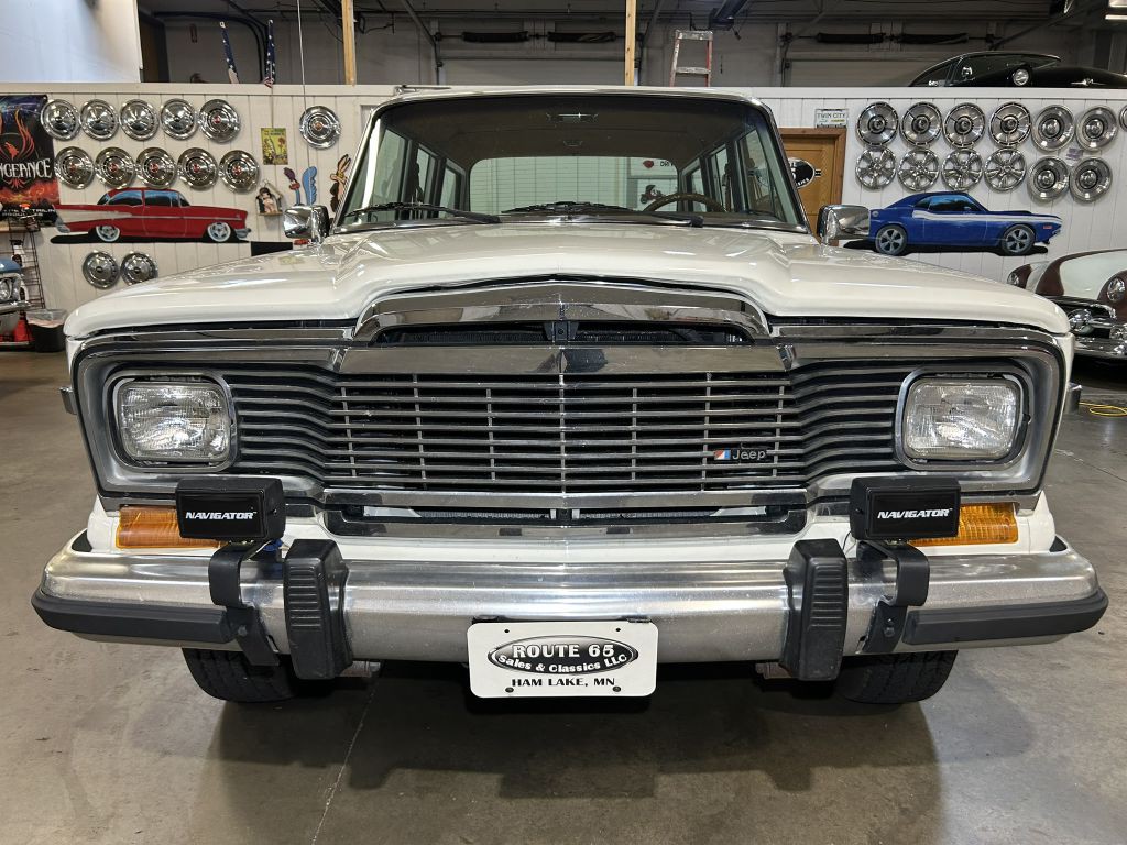 1982 Jeep Wagoneer Image 2