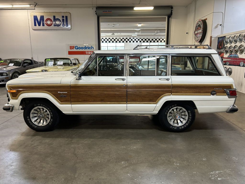 1982 Jeep Wagoneer Image 8
